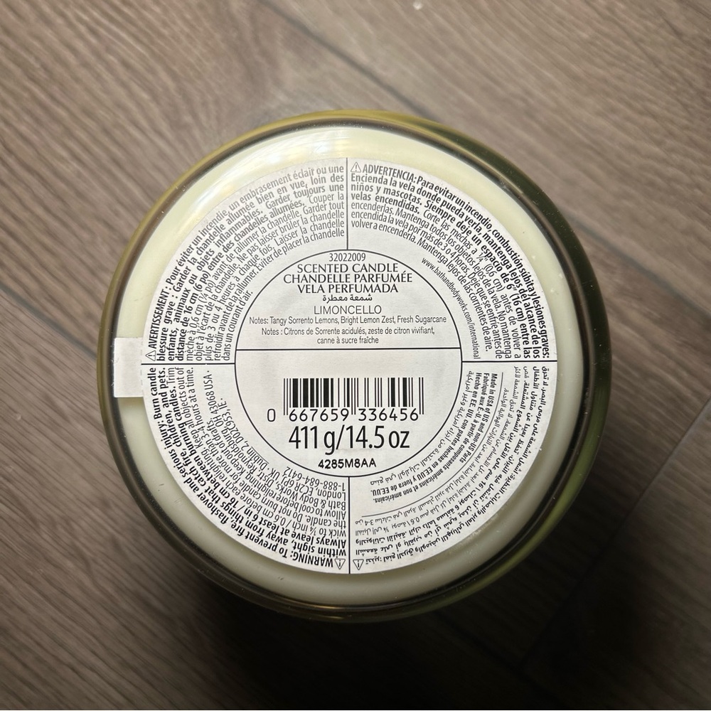 New Bath & Body Works 3-Wick Candle in Limoncello - Picture 4 of 4